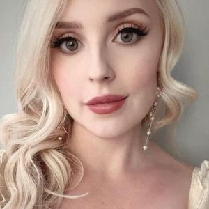 Meet your Posher, Cristina